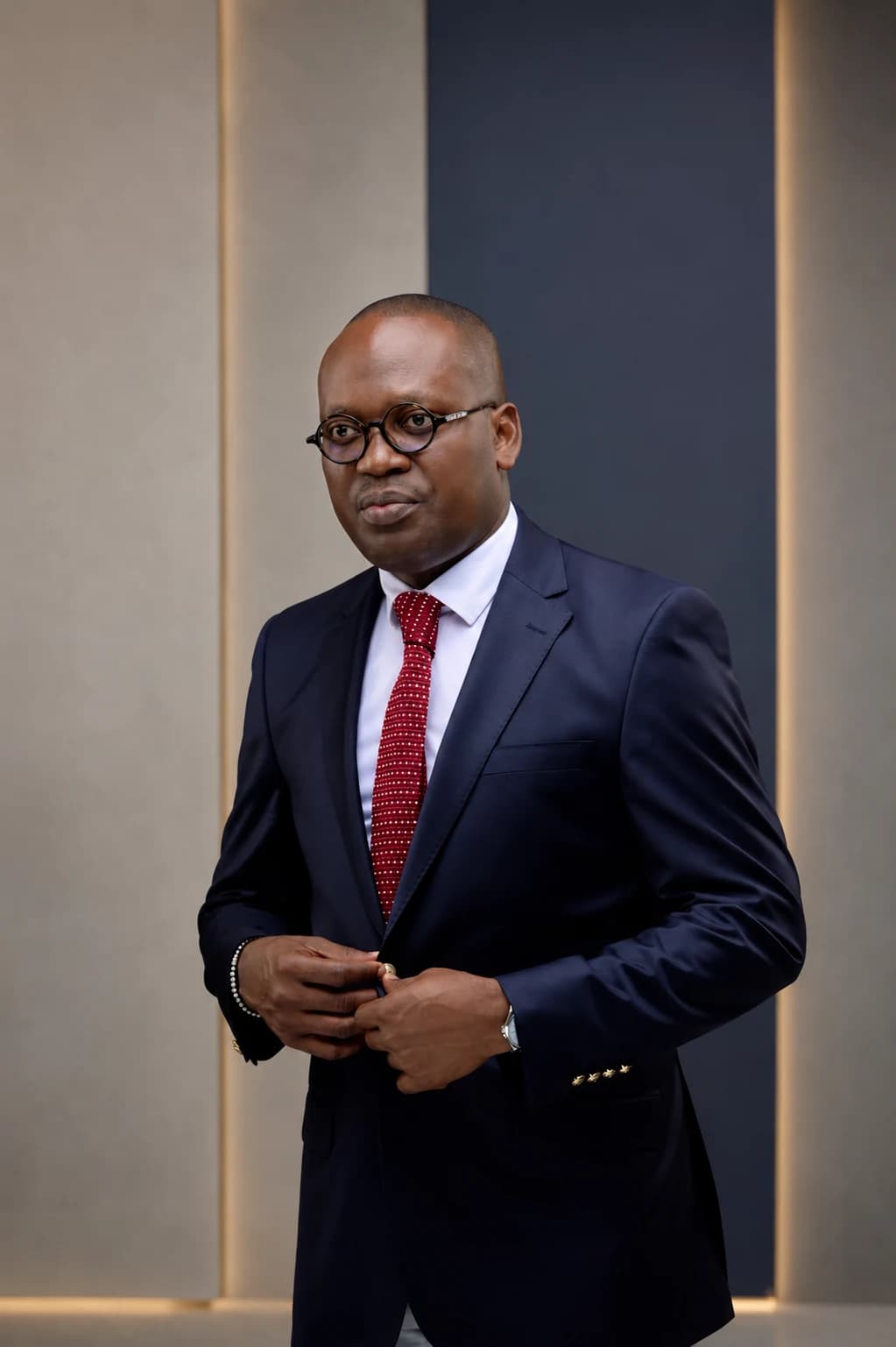 Portrait du Dr. Verlaine Issaka Dangnossi, fondateur et administrateur non exécutif